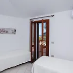 Nyaraló Mirtagru Casa Della Sughereta